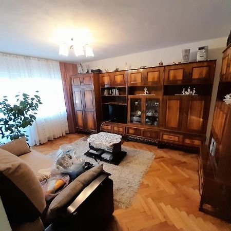 Apartament Straja - Lupeni  Ngoại thất bức ảnh